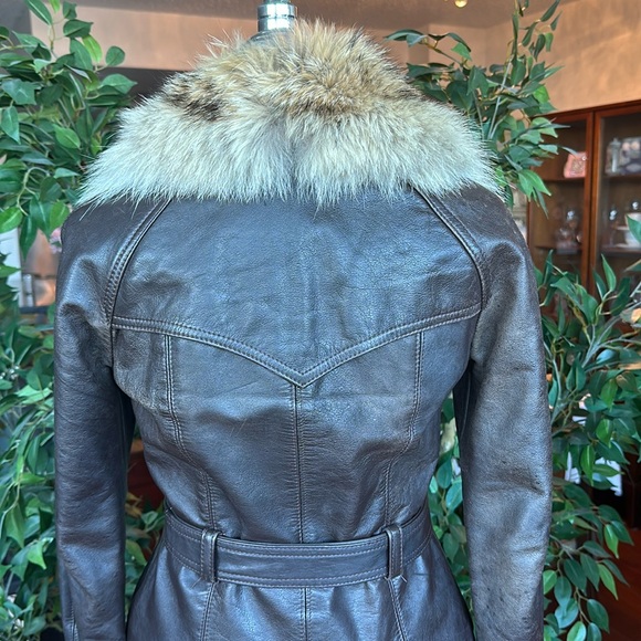 Gorgeous Vintage Size XS Brown Leather Bomber Jacket with Fox Fur Collar & Belt - Picture 5 of 15